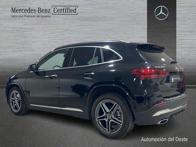 Usado Mercedes GLA250 AMG line 218 CV (160 kW) 2025 Negro noche SUV