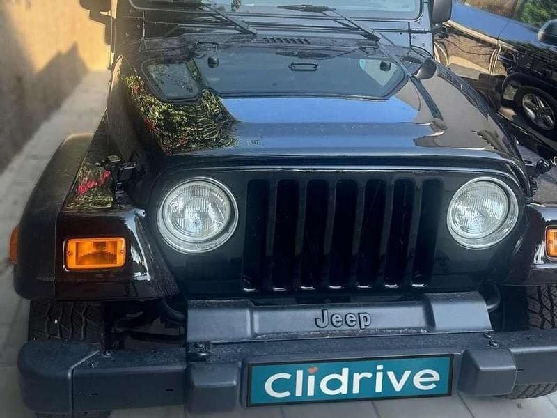 Usado Jeep Wrangler Sahara 143 CV (105 kW) 2005 Negro SUV