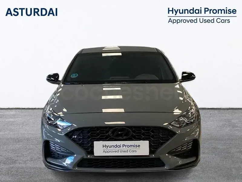 Usado Hyundai i30 N Line 120 CV (88 kW) 2022 Gris / plata Berlina