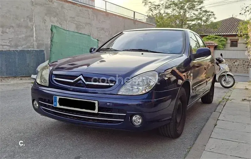Usado Citroën Xsara Exclusive 90 CV (66 kW) 2004 Azul Berlina