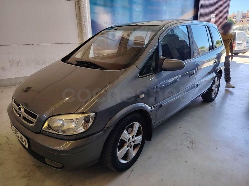 Usado Opel Zafira 100 CV (73 kW) 2005 Gris / plata Monovolumen