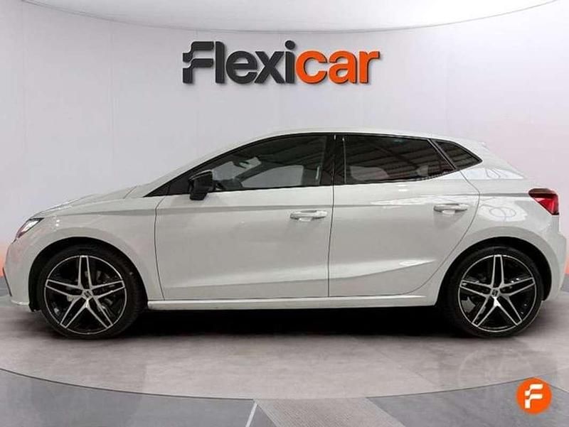 Usado Seat Ibiza FR 150 CV (110 kW) 2022 Blanco Utilitario