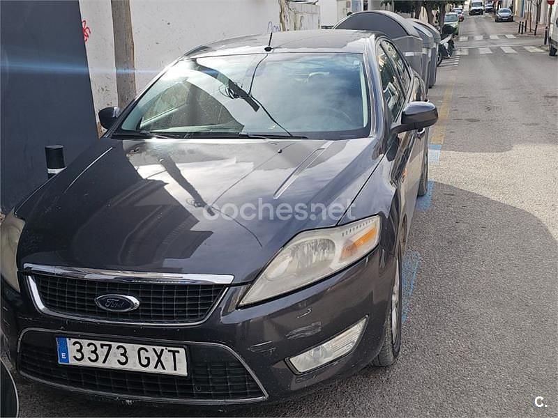 Usado Ford Mondeo Trend 140 CV (102 kW) 2010 Negro Berlina
