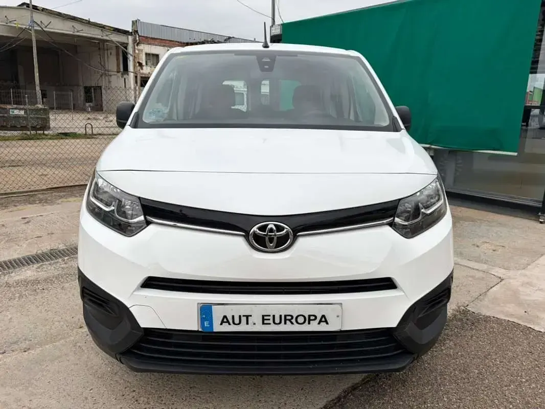 Usado Toyota Proace City City 102 CV (75 kW) 2020 Blanco Monovolumen