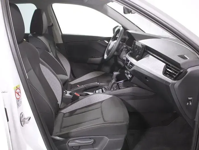 Usado Skoda Kamiq Selection 115 CV (84 kW) 2026 Blanco SUV