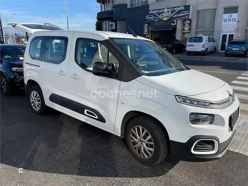 Usado Citroën Berlingo Feel 110 CV (80 kW) 2023 Blanco Monovolumen