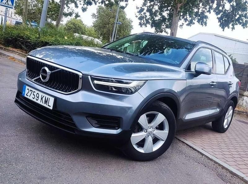 Usado Volvo XC40 Momentum 156 CV (114 kW) 2018 Gris SUV
