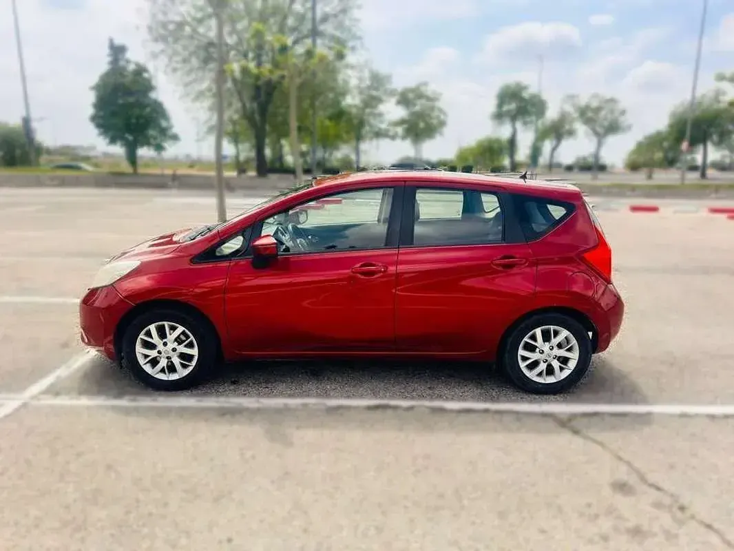 Usado Nissan Note Acenta 80 CV (58 kW) 2015 Rojo Utilitario