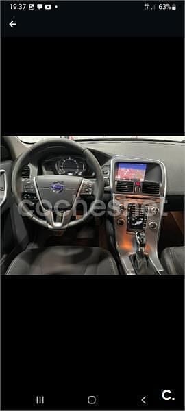 Usado Volvo XC60 R-Design Momentum 150 CV (110 kW) 2017 Negro SUV