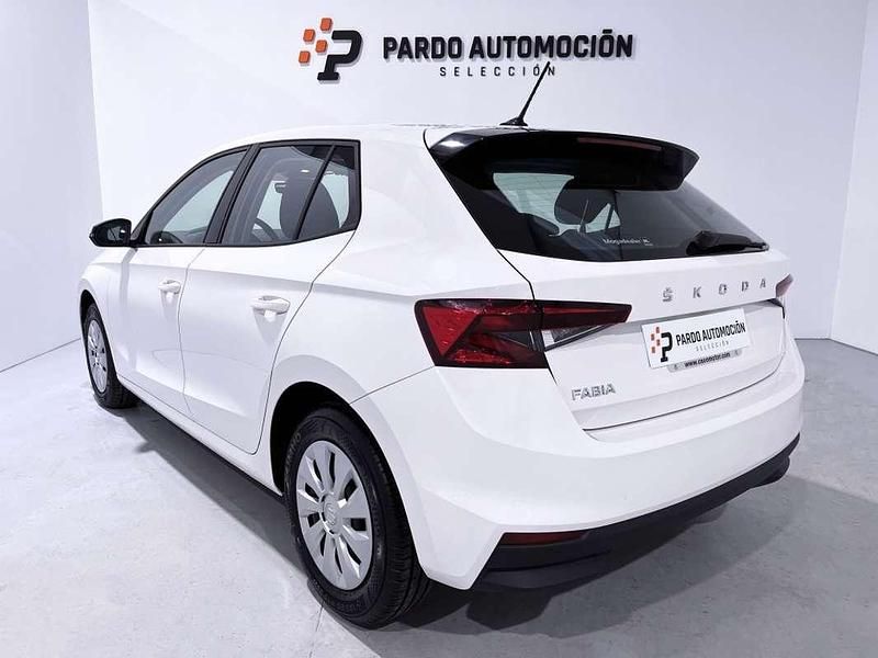 Usado Skoda Fabia Active 95 CV (69 kW) 2022 Blanco Utilitario
