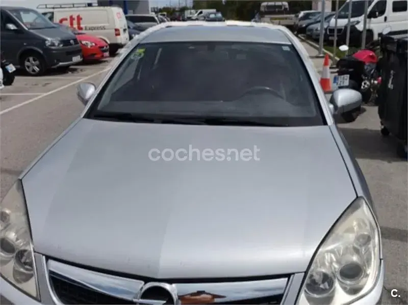 Usado Opel Vectra Elegance 120 CV (88 kW) 2006 Gris / plata Berlina