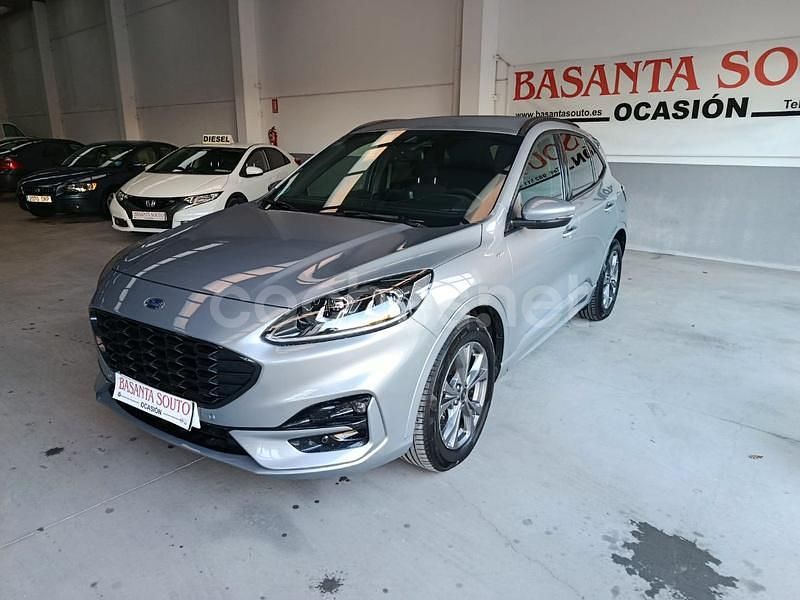 Usado Ford Kuga ST-Line 150 CV (110 kW) 2022 Gris / plata SUV
