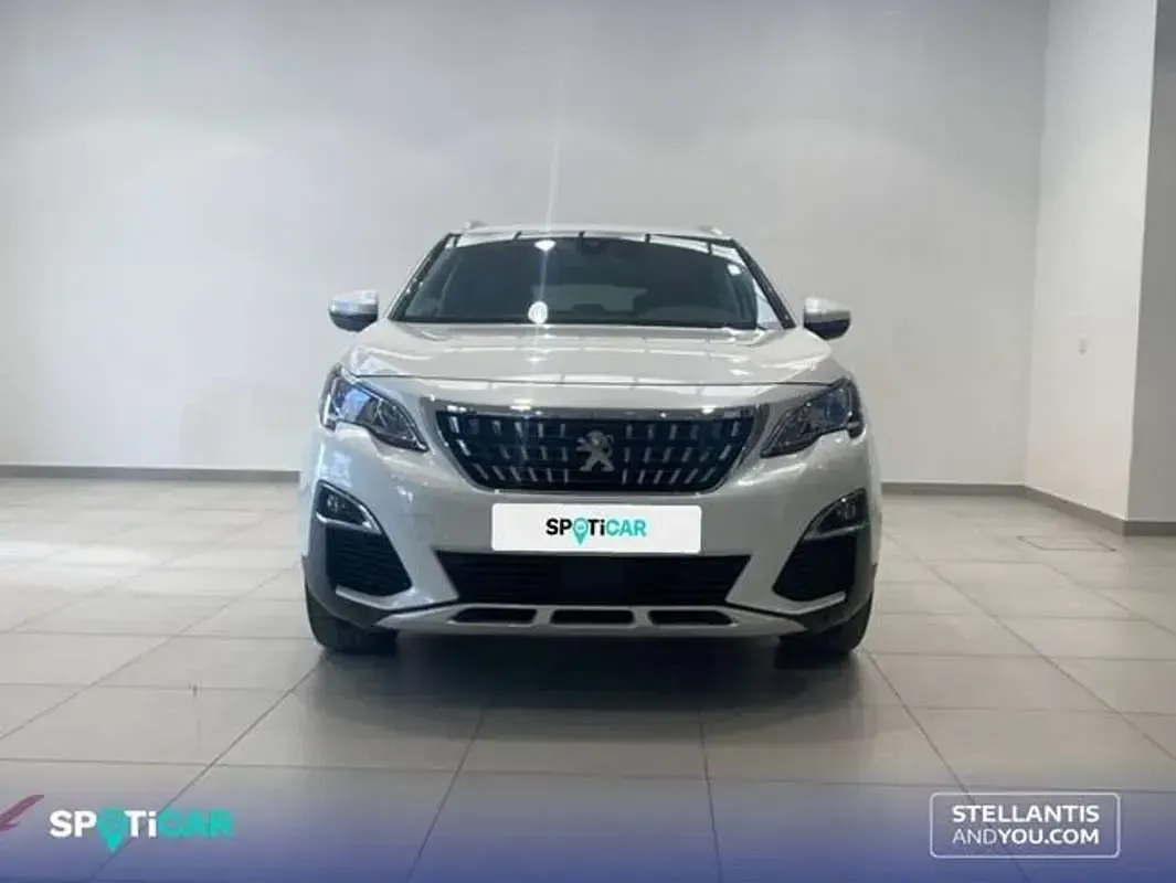 Usado Peugeot 3008 Allure 131 CV (96 kW) 2019 Blanco SUV