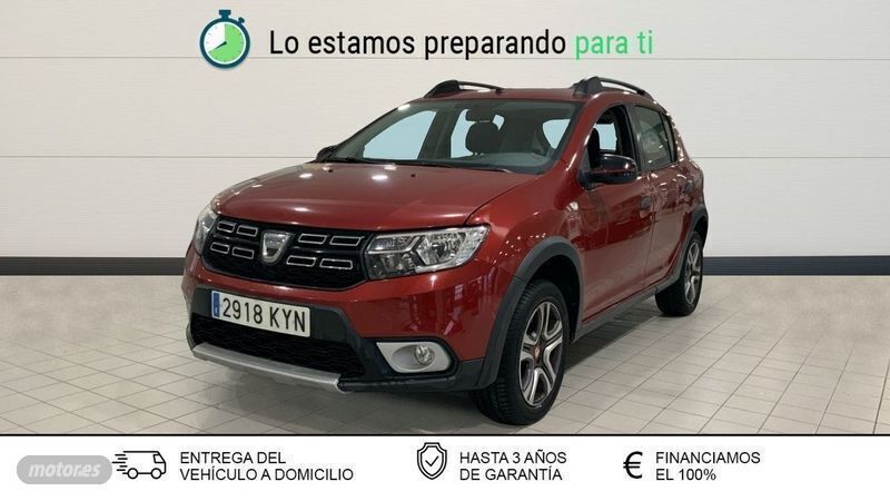 Usado Dacia Sandero 90 CV (66 kW) 2019 Rojo Utilitario