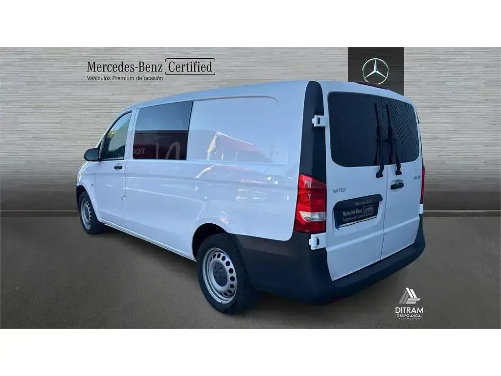 Usado Mercedes Vito 102 CV (75 kW) 2023 Blanco Van