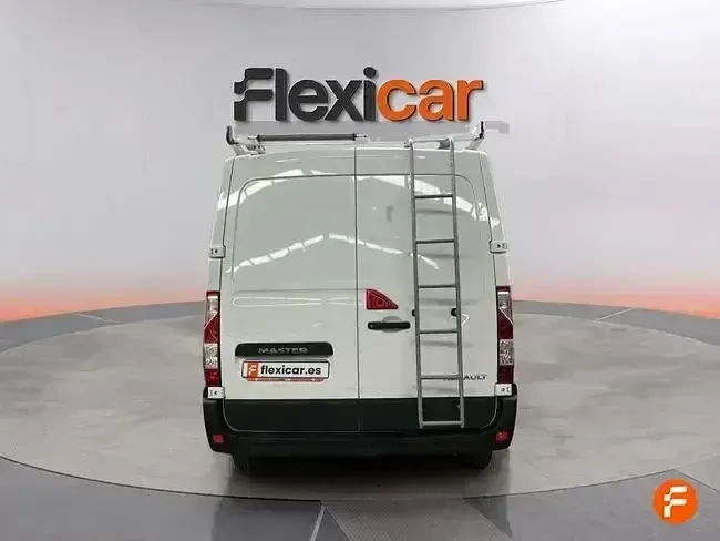 Usado Renault Master 110 CV (80 kW) 2019 Blanco Berlina