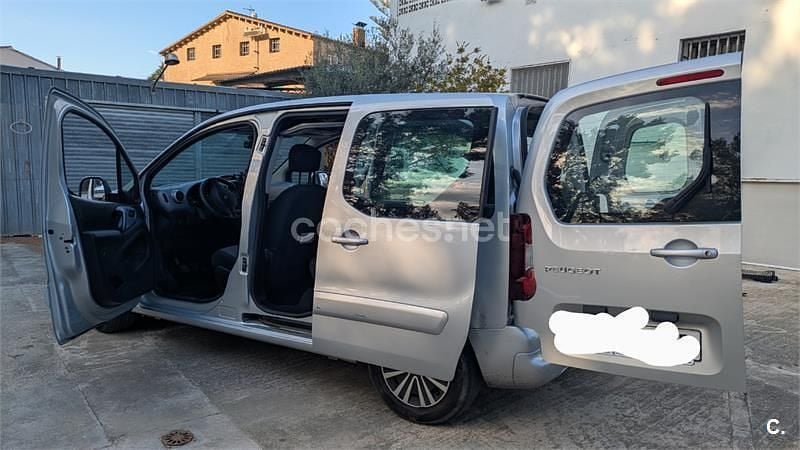 Usado Peugeot Partner Tepee Active 92 CV (67 kW) 2013 Gris / plata Monovolumen