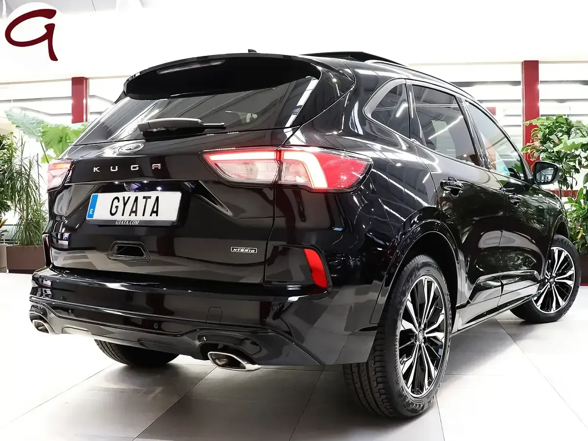 Usado Ford Kuga ST-Line 225 CV (165 kW) 2023 Negro SUV