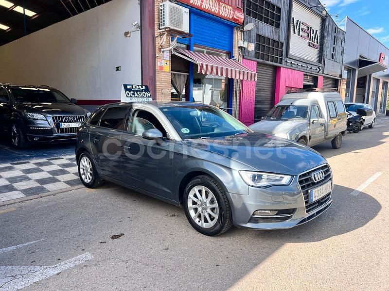 Gris / plata Usado 2013 Audi A3 Attraction Berlina | 10.990 € (Un poco caro) - Imagen 1/4
