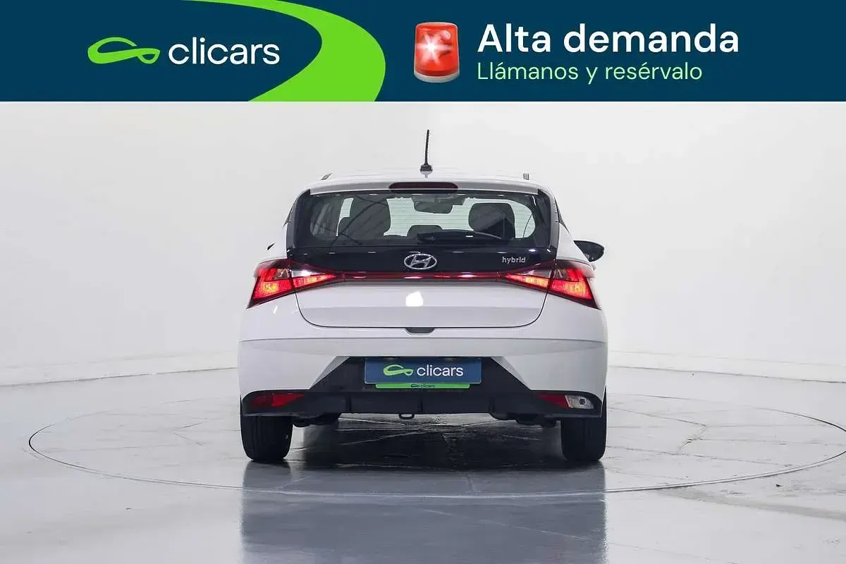 Usado Hyundai i20 101 CV (74 kW) 2021 Blanco Utilitario