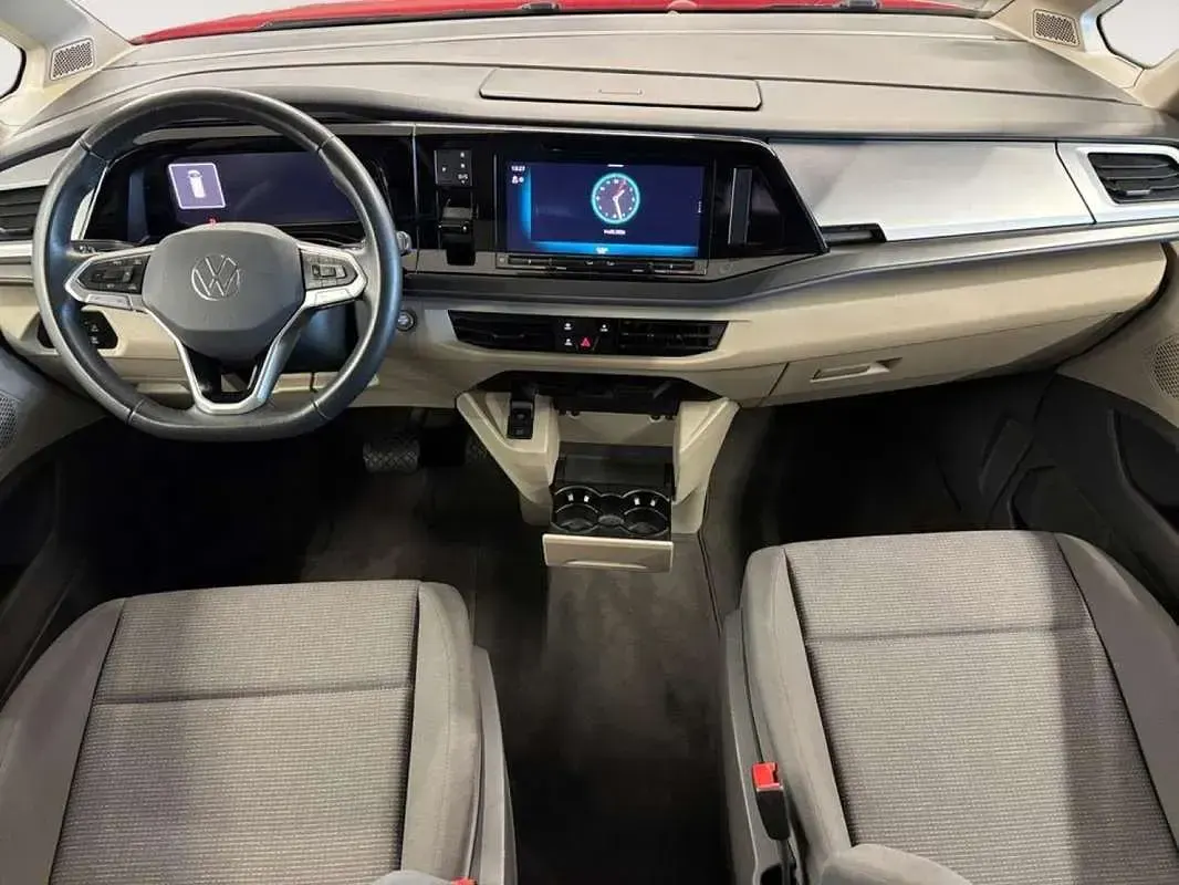 Usado VW Multivan 150 CV (110 kW) 2025 Rojo Monovolumen