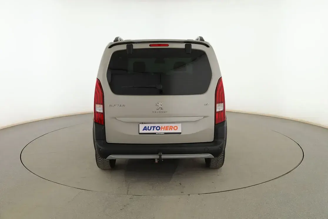 Usado Peugeot Rifter GT 131 CV (96 kW) 2021 Gris Monovolumen