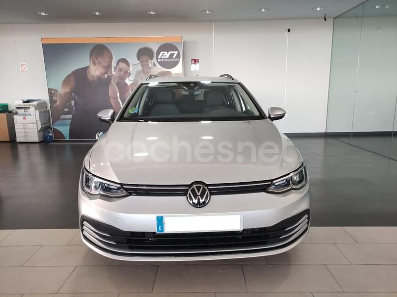 Usado VW Golf VIII Life 110 CV (80 kW) 2023 Gris / plata Familiar