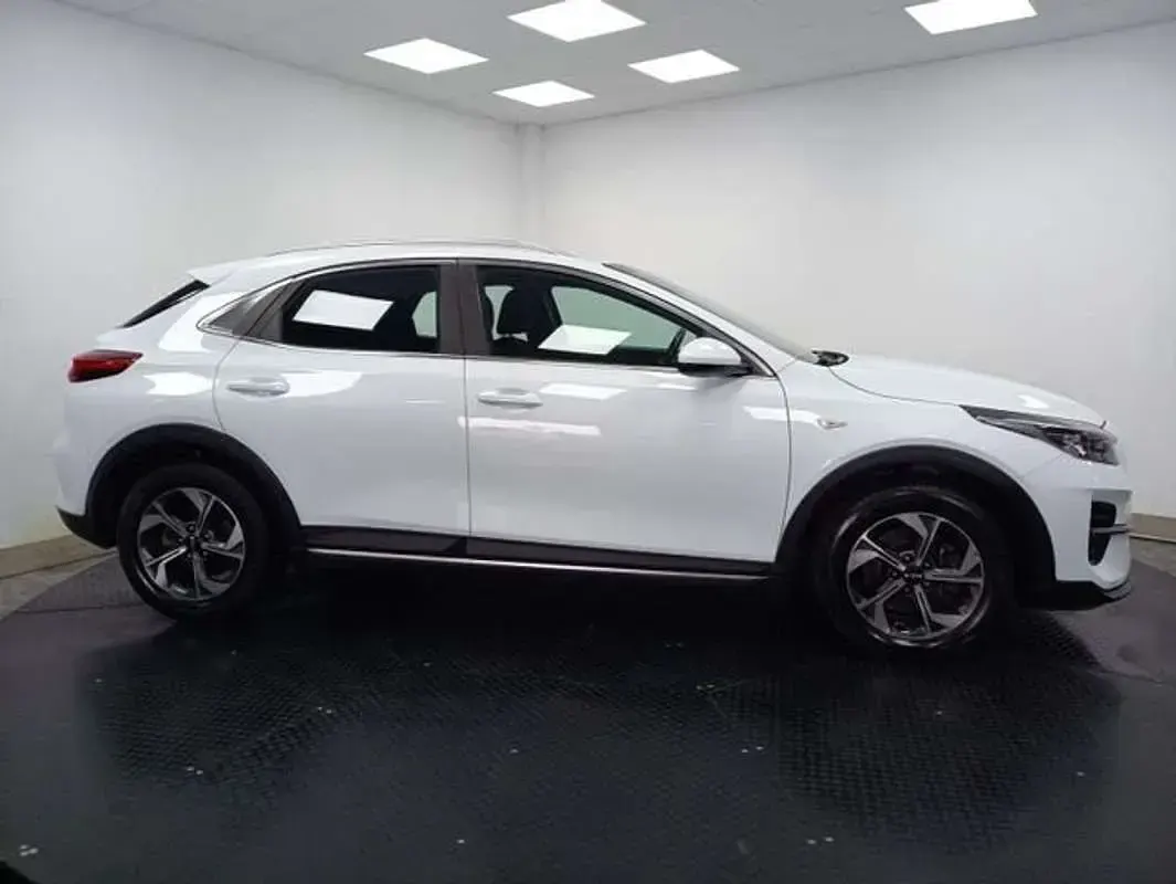Usado Kia XCeed 121 CV (88 kW) 2022 Blanco SUV