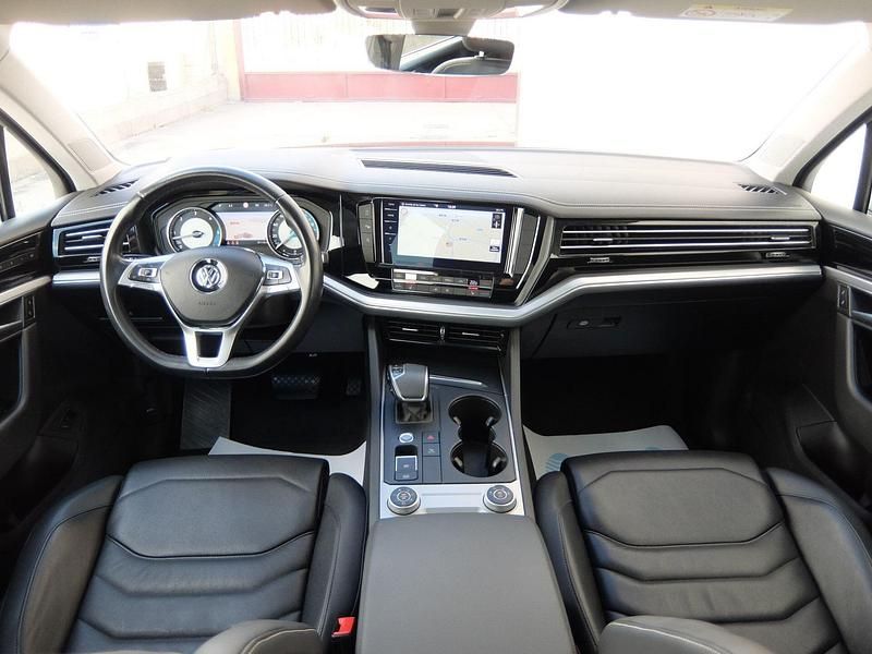 Usado VW Touareg Elegance 231 CV (169 kW) 2021 Negro SUV