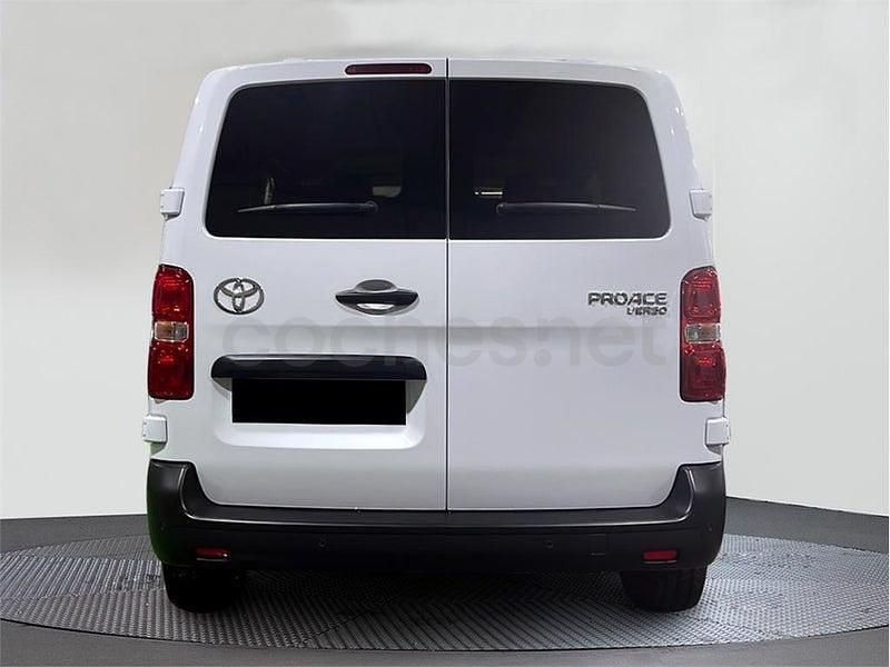 Usado Toyota Proace Verso 144 CV (105 kW) 2025 Blanco Familiar