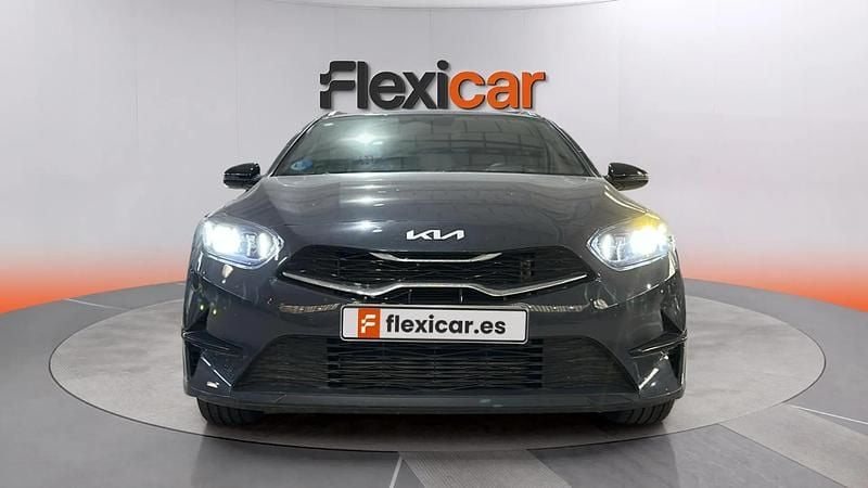 Usado Kia Ceed Style 100 CV (73 kW) 2025 Gris Utilitario