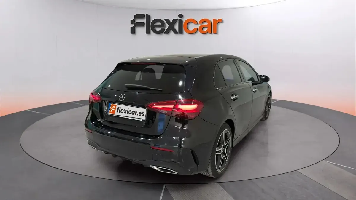 Usado Mercedes A200 163 CV (119 kW) 2024 Negro Berlina