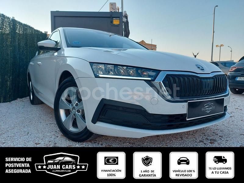 Blanco Usado 2022 Skoda Octavia Ambition Berlina | 14.800 € (Precio justo) - Imagen 1/2