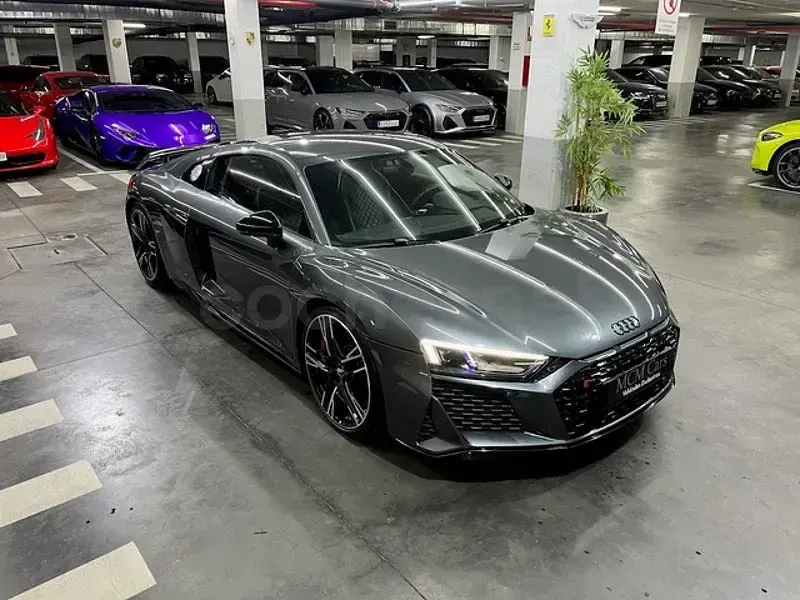 Usado Audi R8 Coupé Performance 620 CV (456 kW) 2020 Gris / plata Coupe