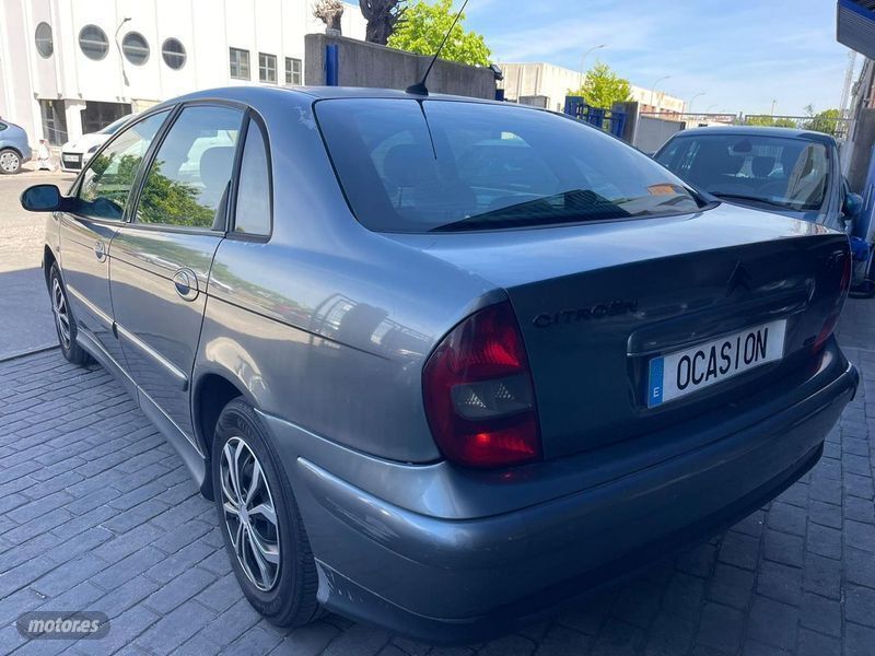 Usado Citroën C5 110 CV (80 kW) 2002 Gris Berlina