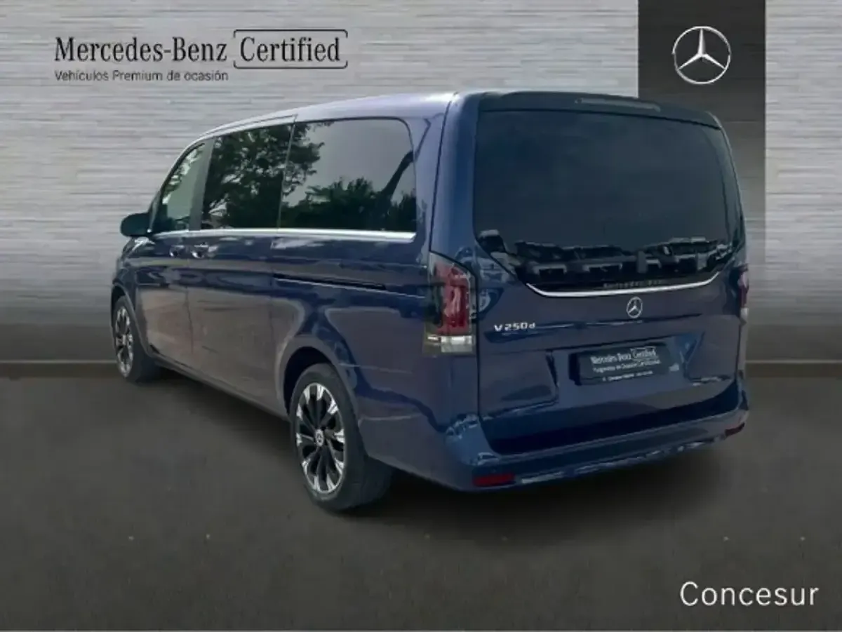 Usado Mercedes V250 Avantgarde 190 CV (139 kW) 2025 Azul Monovolumen