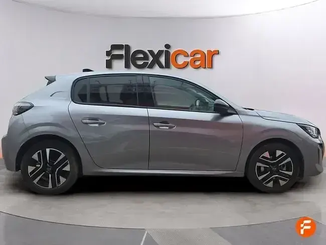 Usado Peugeot 208 Allure 100 CV (73 kW) 2025 Gris Utilitario