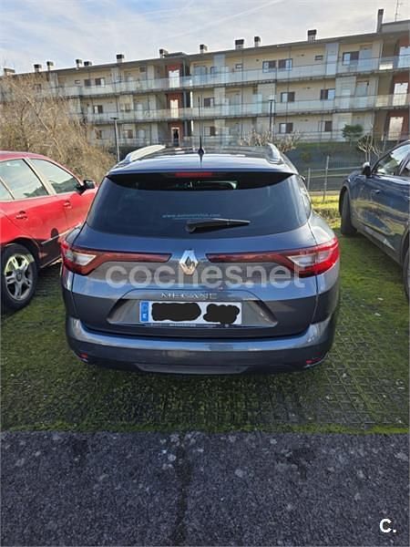 Usado Renault Mégane GrandTour Intens 90 CV (66 kW) 2017 Gris / plata Familiar