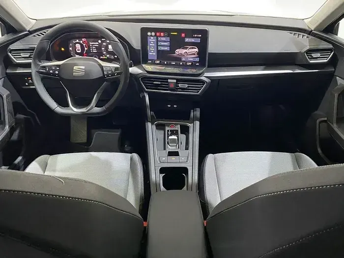 Usado Seat Leon Style 116 CV (85 kW) 2025 Azul