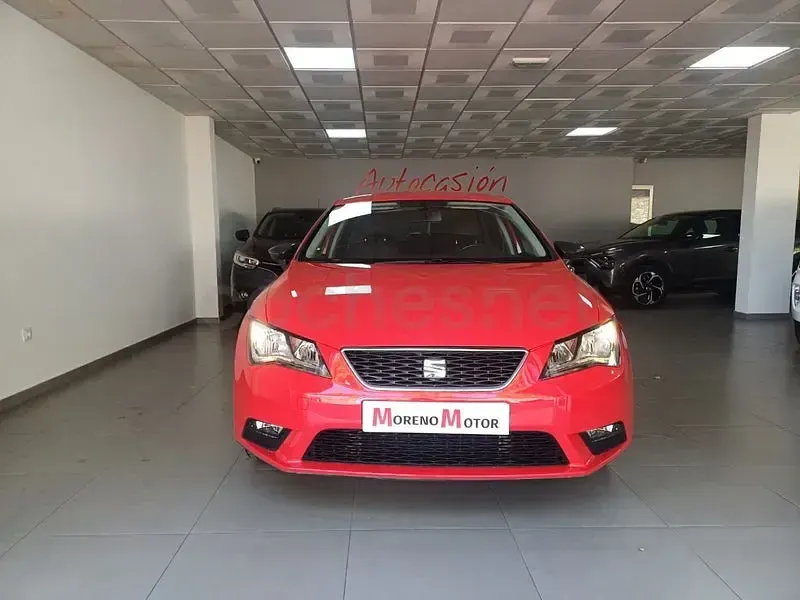 Usado Seat Leon CONNECT 110 CV (80 kW) 2016 Granate Berlina