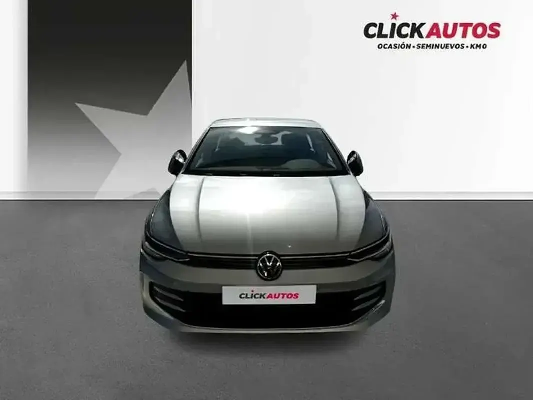 Usado VW Golf VIII 116 CV (85 kW) 2025 Plateado Utilitario