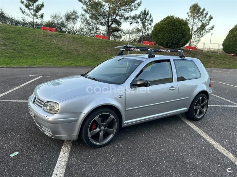 Gris / plata Usado 2002 VW Golf IV GTI Berlina | 7999 € - Imagen 1/4
