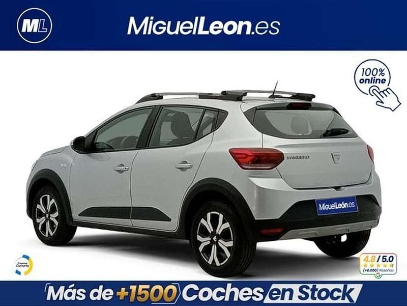 Usado Dacia Sandero Essentiel 91 CV (66 kW) 2022 Gris Utilitario