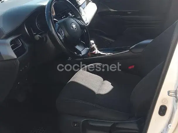 Usado Toyota C-HR Advance 122 CV (89 kW) 2019 Blanco SUV