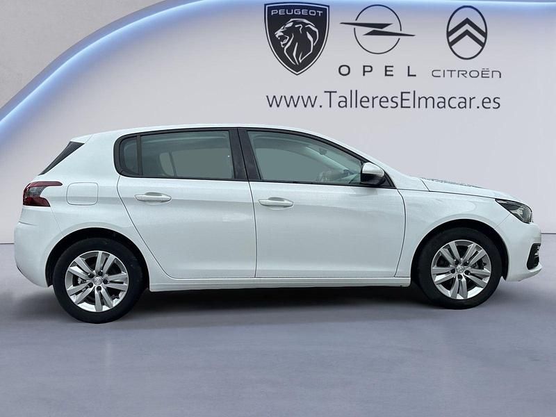 Usado Peugeot 308 Active 130 CV (95 kW) 2021 Blanco Berlina