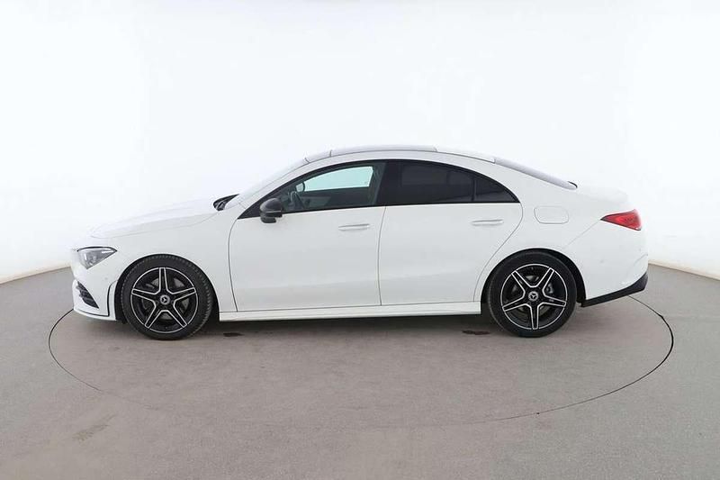 Blanco Usado 2020 Mercedes CLA200 AMG line Berlina | 27.332 € - Imagen 1/4