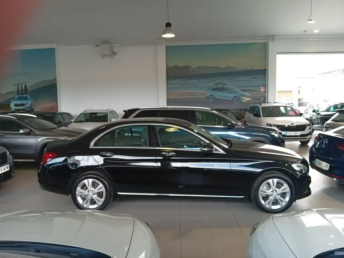 Usado Mercedes C220 Avantgarde 170 CV (125 kW) 2016 Negro Familiar