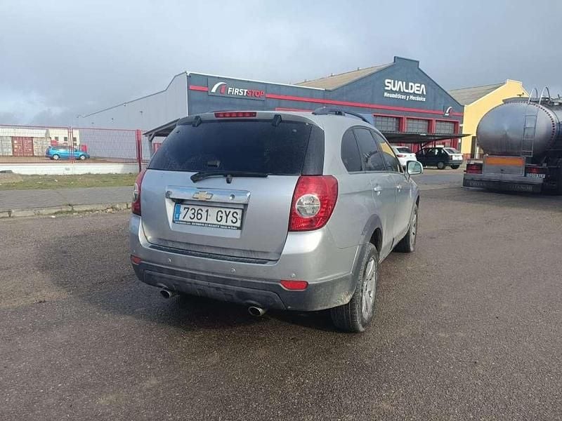 Usado Chevrolet Captiva LS 126 CV (92 kW) 2009 Gris SUV