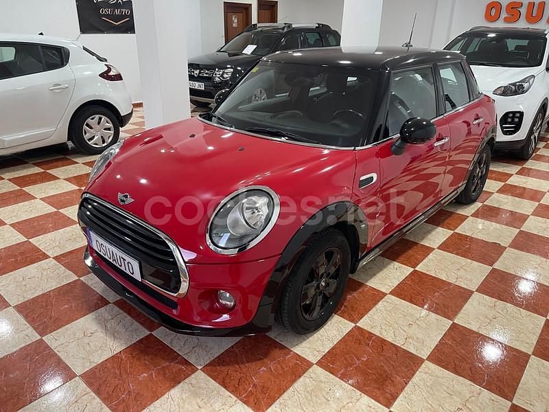 Usado Mini Cooper D 116 CV (85 kW) 2017 Rojo Utilitario