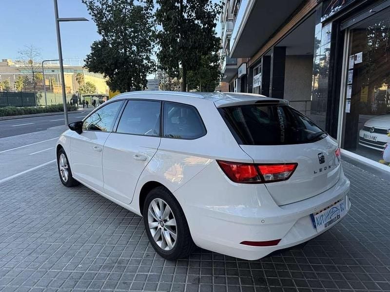 Usado Seat Leon ST Style 116 CV (85 kW) 2020 Blanco Familiar